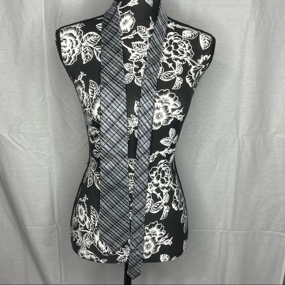 Pierre Cardin Slim Neck Tie